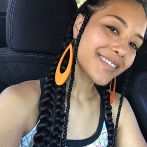 Meet your Posher, Sierra